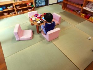 保育園の子ども達のため床暖房に対応した国産イ草の置き畳を9枚製作