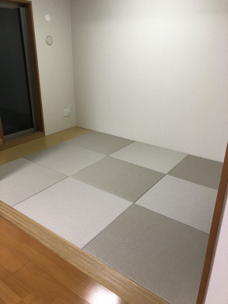 琉球畳を敷いた部屋 清流 灰桜色
