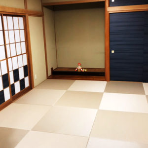 古民家の和室が、DIYでモダンな琉球畳に