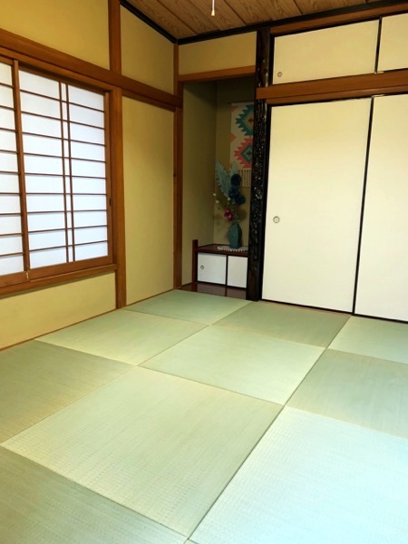 琉球畳に入れ替えた和室