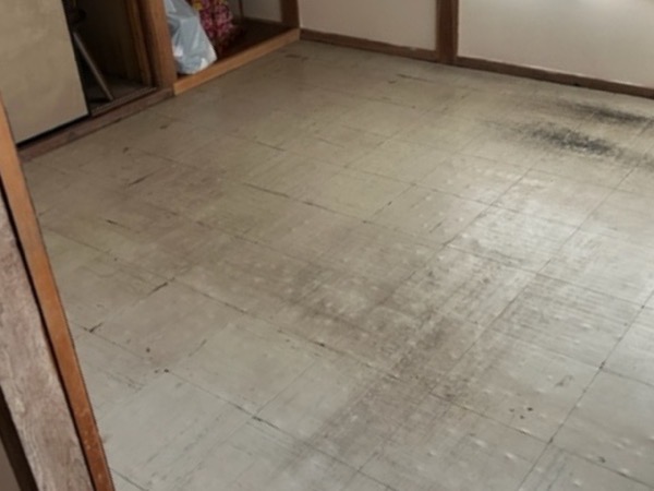 畳を剥がした床